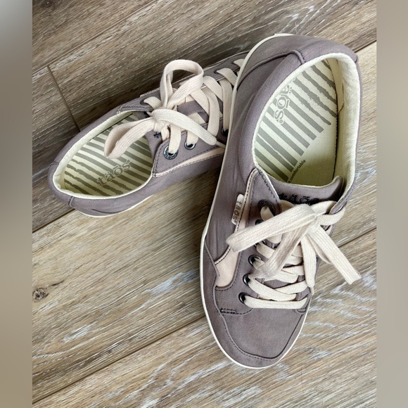 Taos Shooting Star Sneaker - Picture 6 of 6